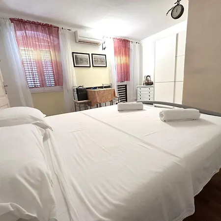 Apartman Comfort Within The Palace Centre Split